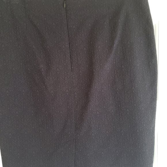 Banana Republic Navy Skirt Patterned tone-on-tone Kick Pleat Zipper Size 10 - Picture 3 of 6